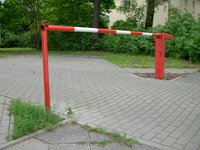 WSP I road barrier with triangular lock