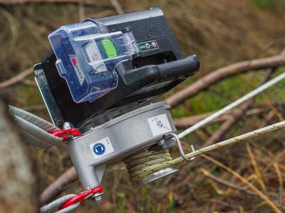 Portable Capstan Winch With Lithium Battery - 2200 Lbs Pulling Capacity For Outdoor Work